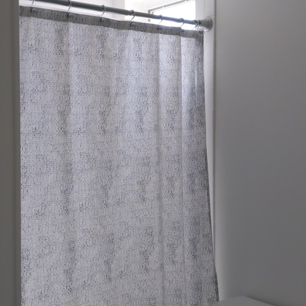 🚿 Shower Curtain